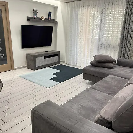 Homiday - K1 - Scikkoso Pineto