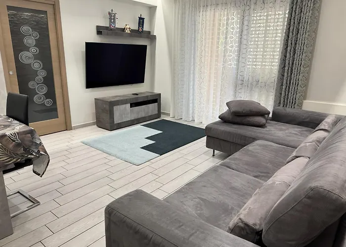 Homiday - K1 - Scikkoso Pineto